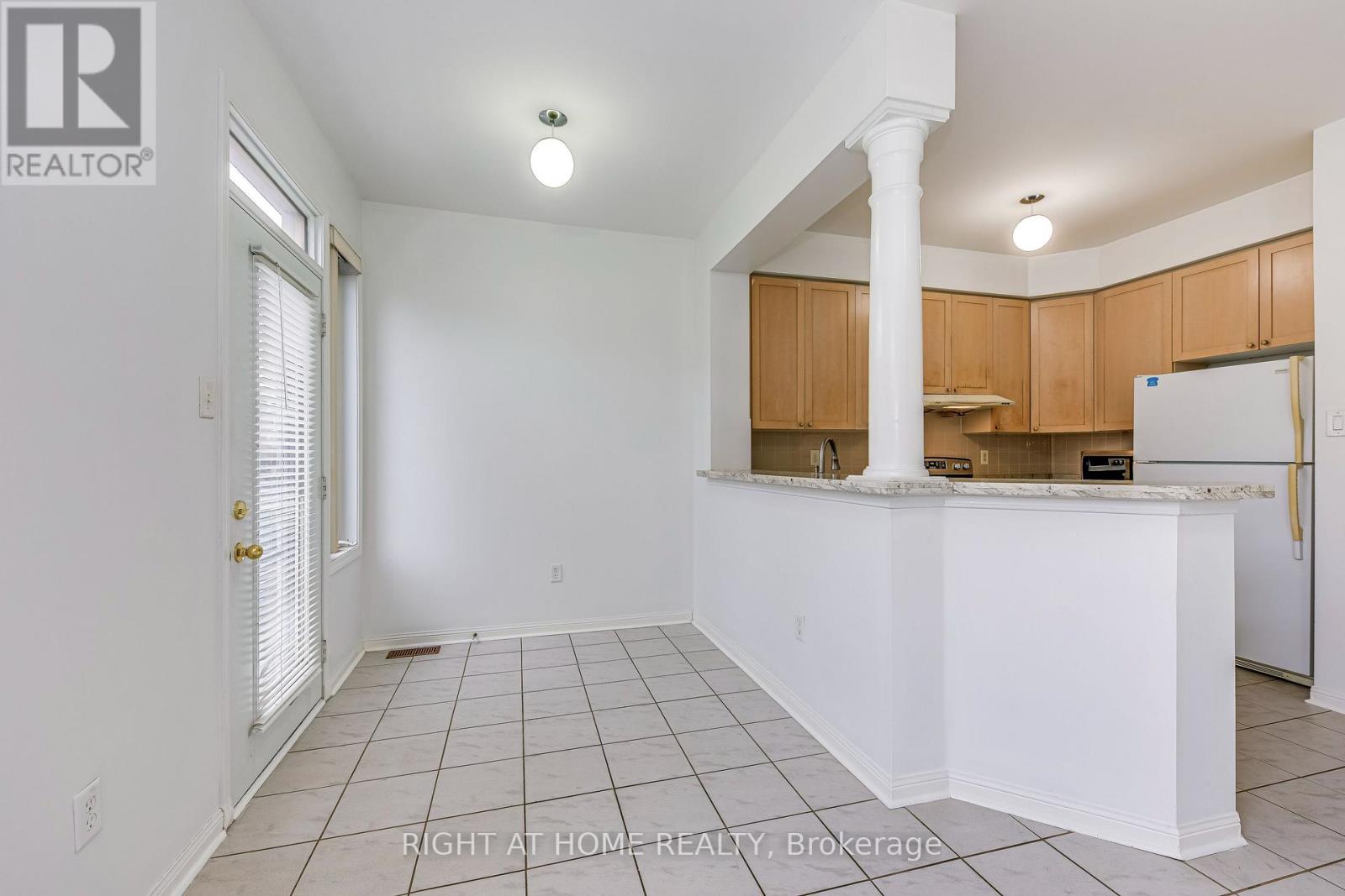 1348 Weir Chase, Mississauga, Ontario  L5V 2W9 - Photo 18 - W12693908