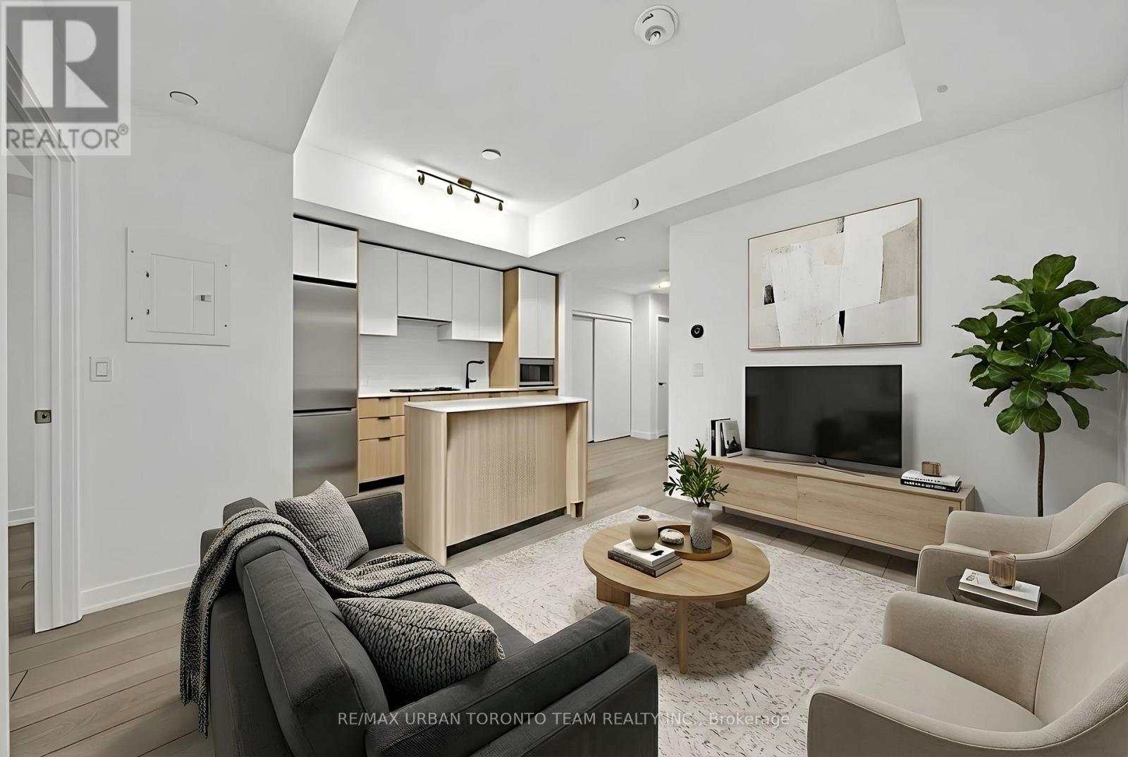 524 - 1007 THE QUEENSWAY, Toronto, Ontario