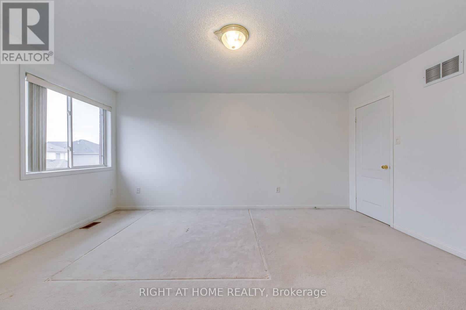 1348 Weir Chase, Mississauga, Ontario  L5V 2W9 - Photo 23 - W12693908