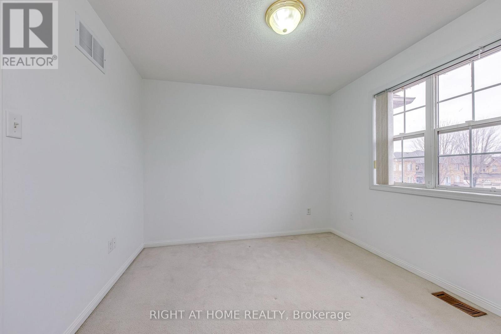 1348 Weir Chase, Mississauga, Ontario  L5V 2W9 - Photo 31 - W12693908