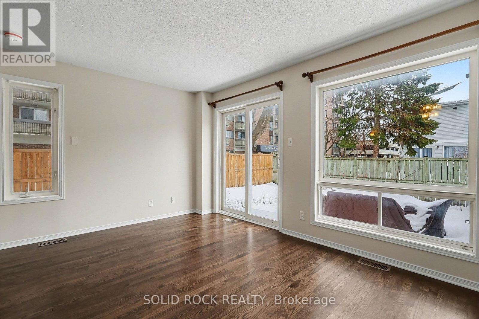 17 Festive Private, Ottawa, Ontario  K2C 4A2 - Photo 10 - X12697306