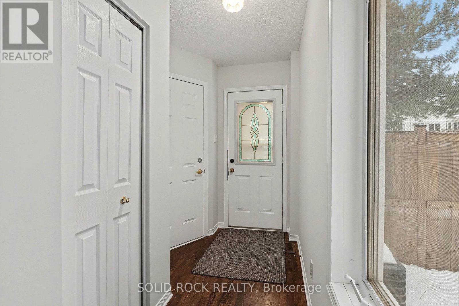 17 Festive Private, Ottawa, Ontario  K2C 4A2 - Photo 2 - X12697306