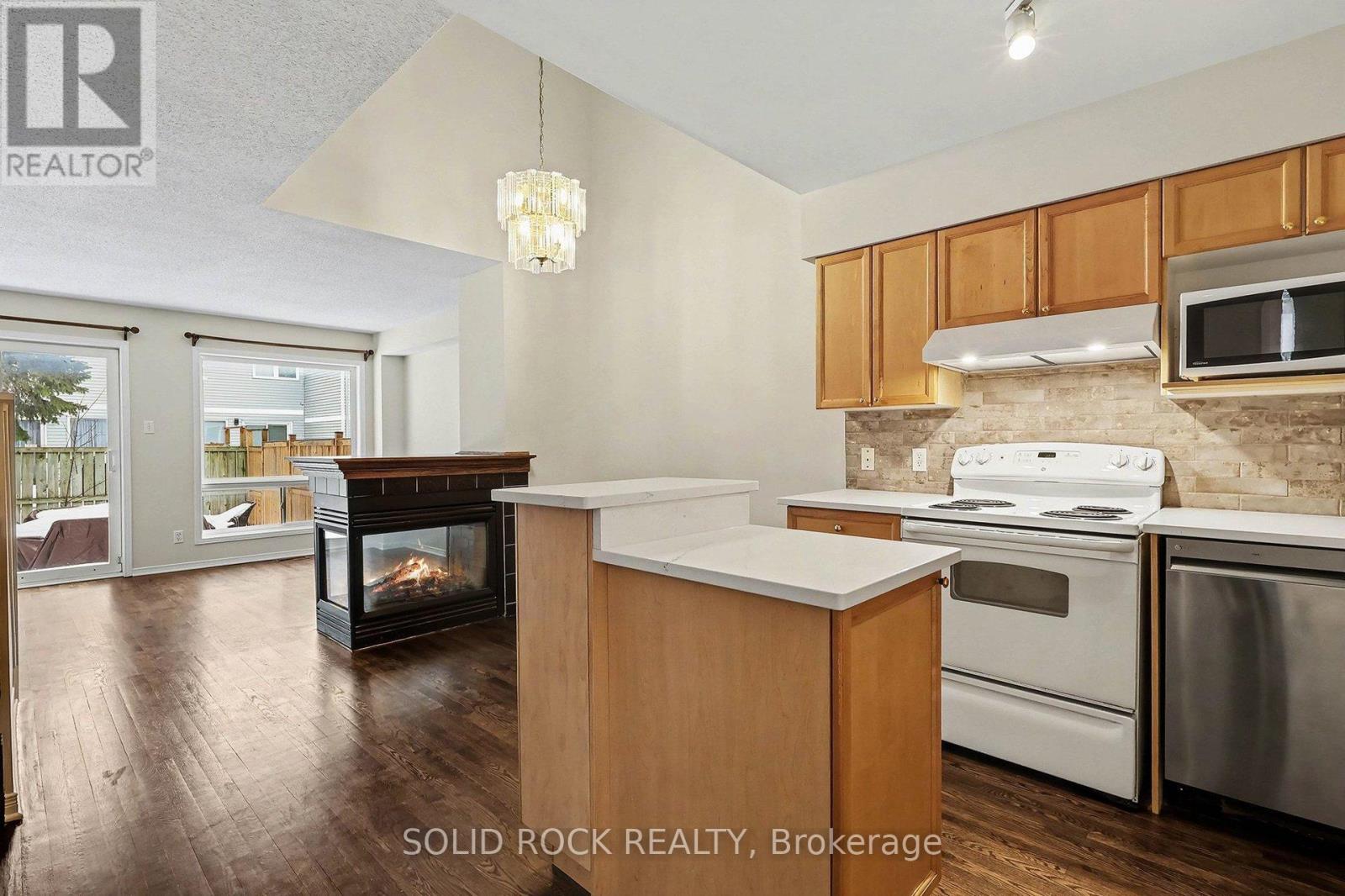 17 Festive Private, Ottawa, Ontario  K2C 4A2 - Photo 4 - X12697306