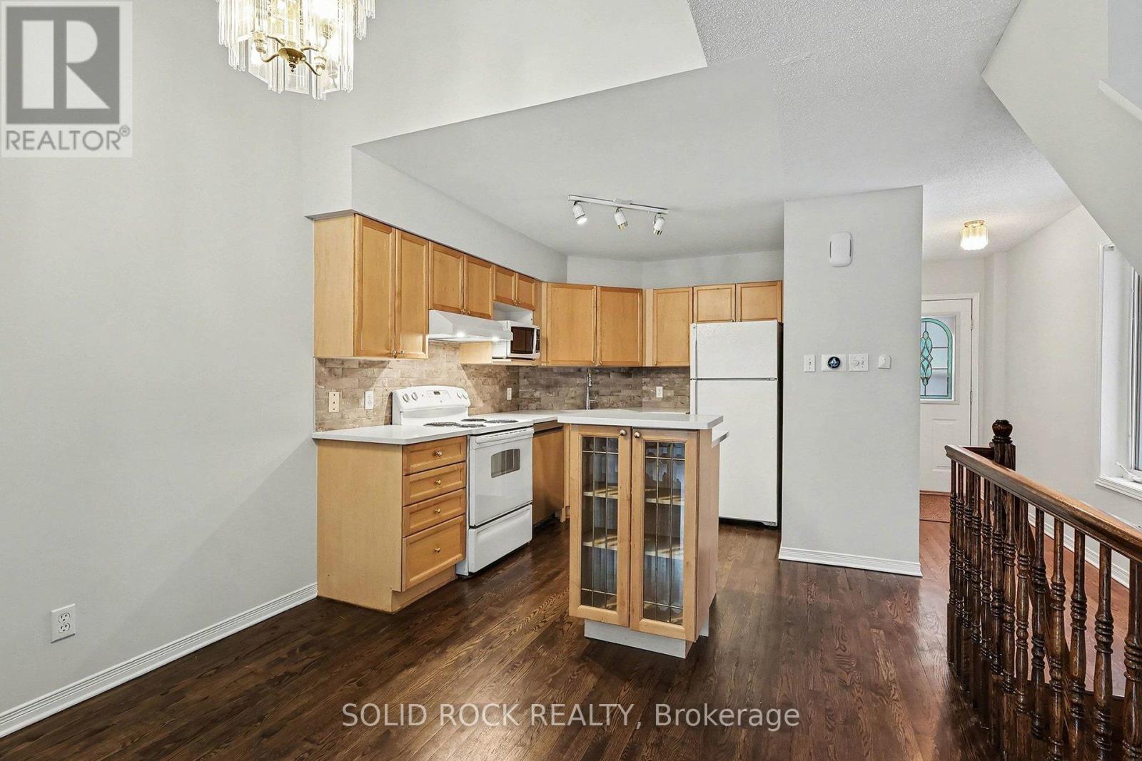 17 Festive Private, Ottawa, Ontario  K2C 4A2 - Photo 6 - X12697306