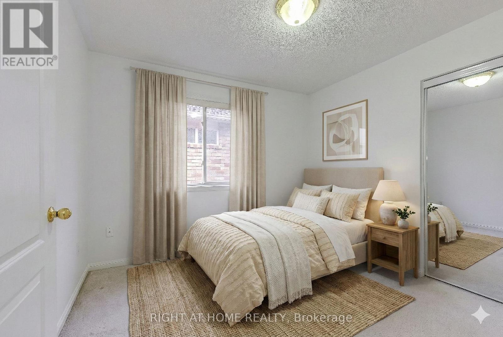 1348 Weir Chase, Mississauga, Ontario  L5V 2W9 - Photo 6 - W12693908