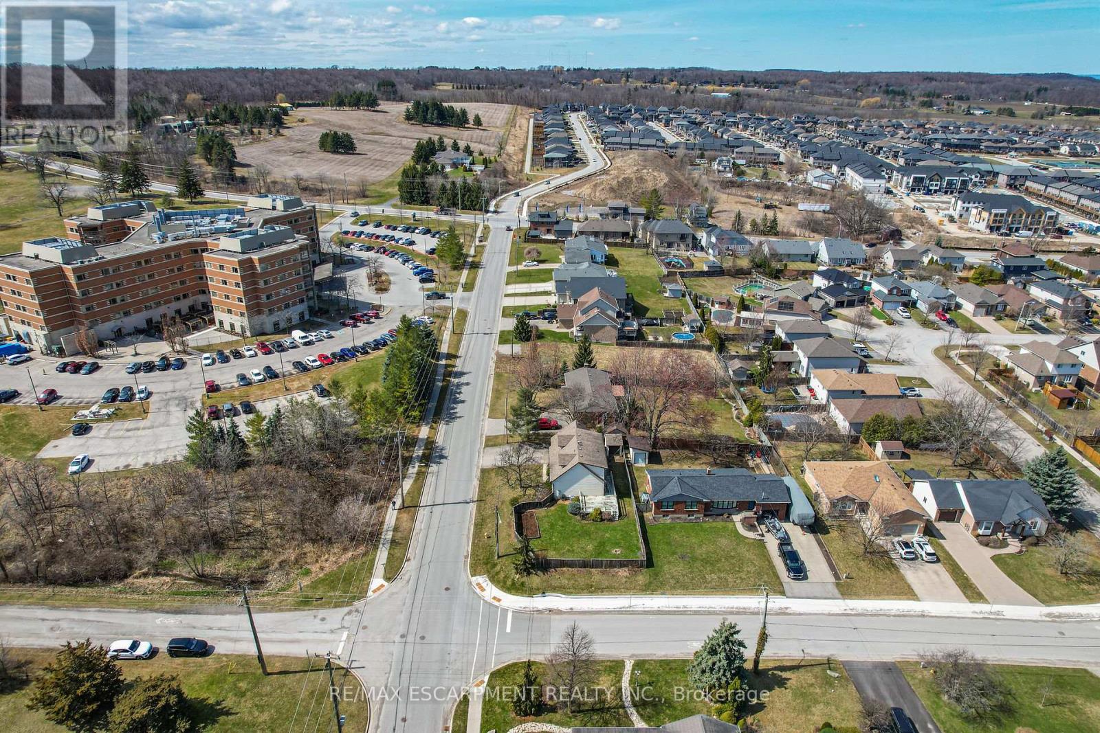 5001 Hillside Drive, Lincoln, Ontario  L3J 0L1 - Photo 39 - X12059898