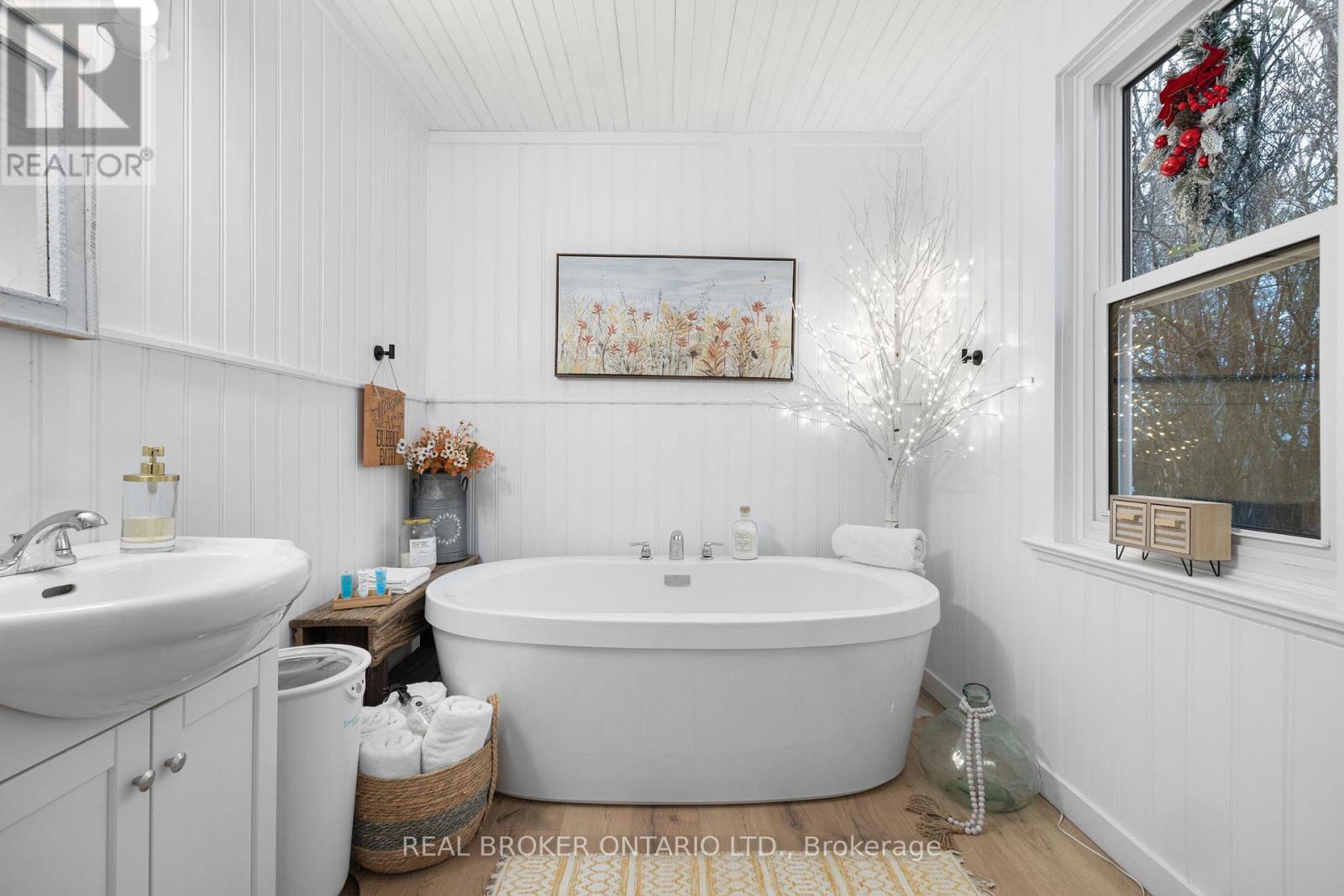 66 Bridge Street, Addington Highlands, Ontario  K0H 1L0 - Photo 19 - X12628064