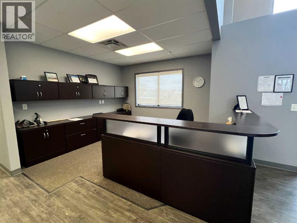 7915 Quinton Drive, Red Deer, Alberta  T4P 0V7 - Photo 3 - A2133648