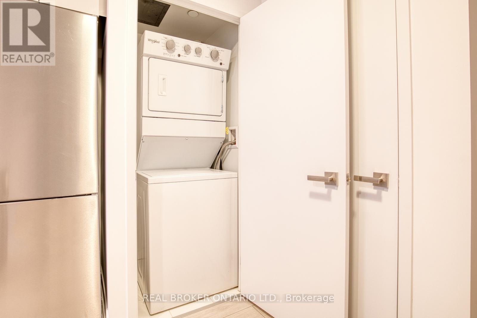 358 - 31 Tippett Road, Toronto, Ontario  M3H 0E7 - Photo 8 - C12697328