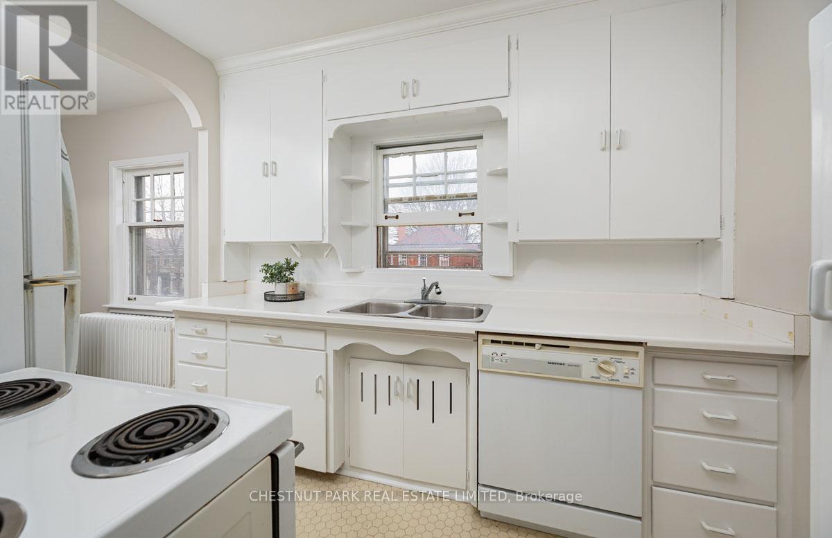 808 Millwood Road, Toronto, Ontario  M4G 1W2 - Photo 18 - C12697366