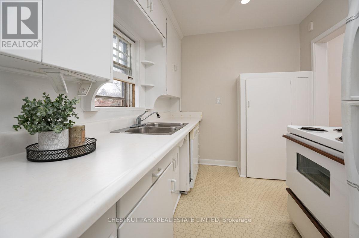 808 Millwood Road, Toronto, Ontario  M4G 1W2 - Photo 21 - C12697366