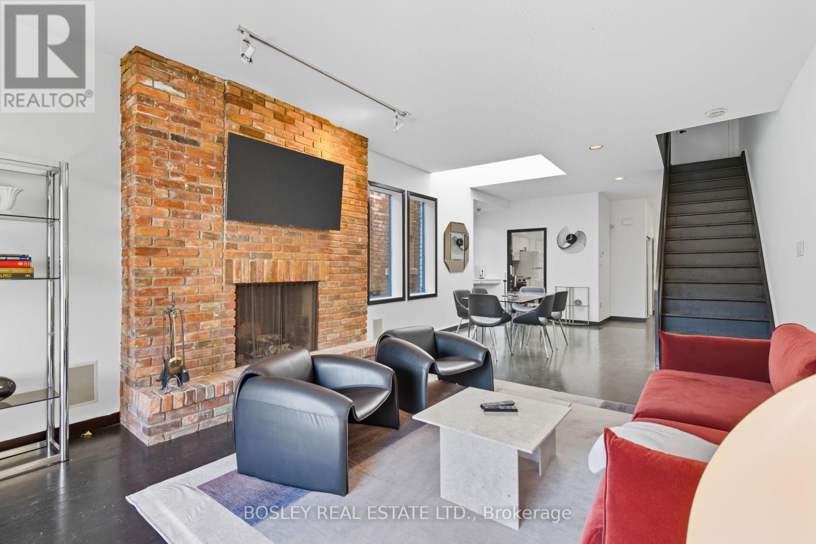 119 Seaton Street, Toronto, Ontario  M5A 2T3 - Photo 5 - C12697468