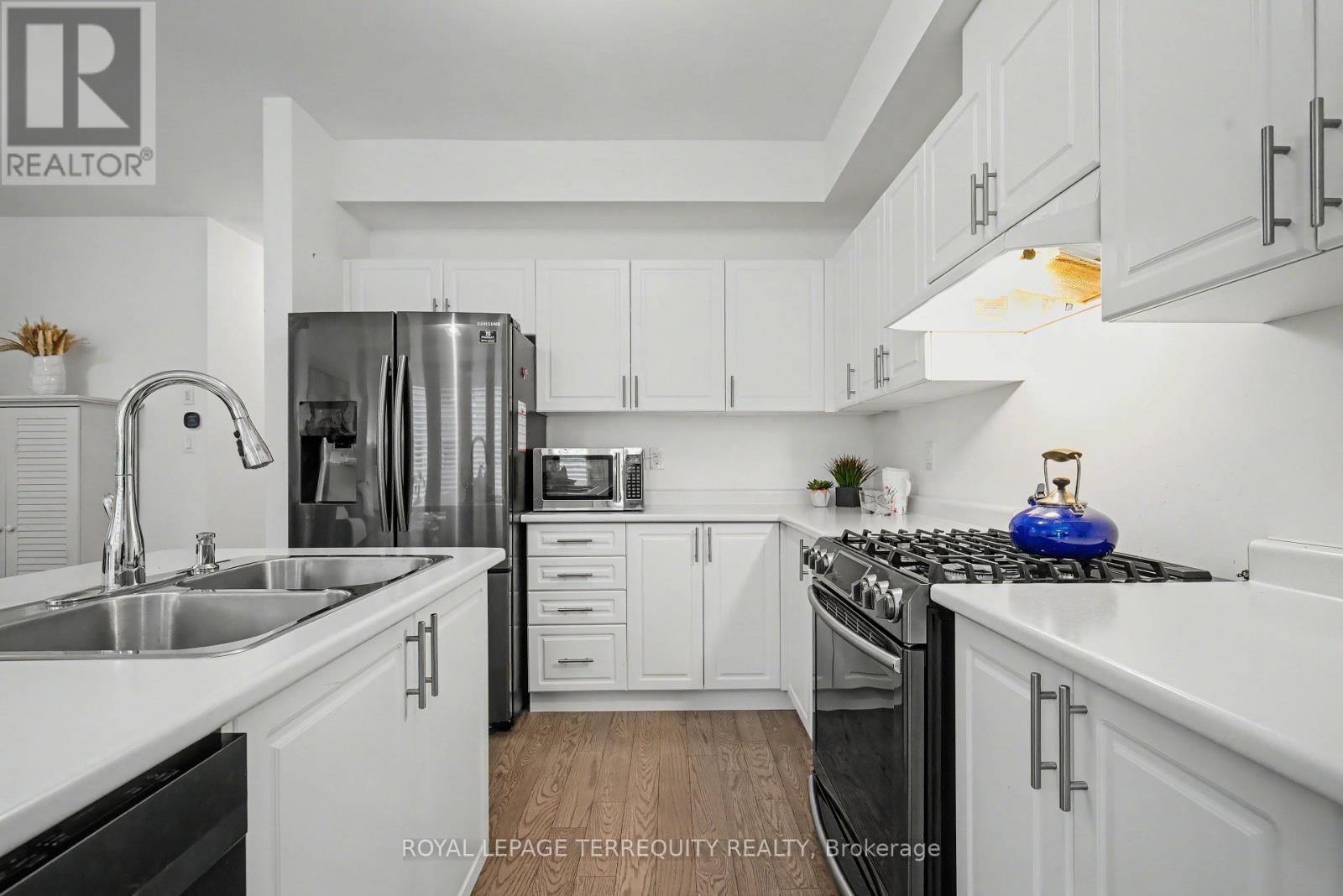 39 Crows Nest Lane, Clarington, Ontario  L1C 4A9 - Photo 5 - E12694806