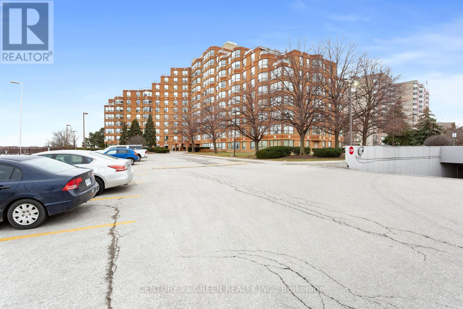 1004 - 6 Humberline Drive, Toronto, Ontario  M9W 6X8 - Photo 4 - W12634152