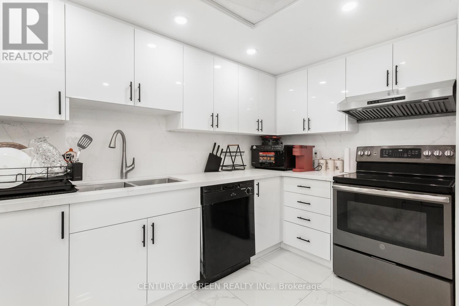 1004 - 6 Humberline Drive, Toronto, Ontario  M9W 6X8 - Photo 26 - W12634152