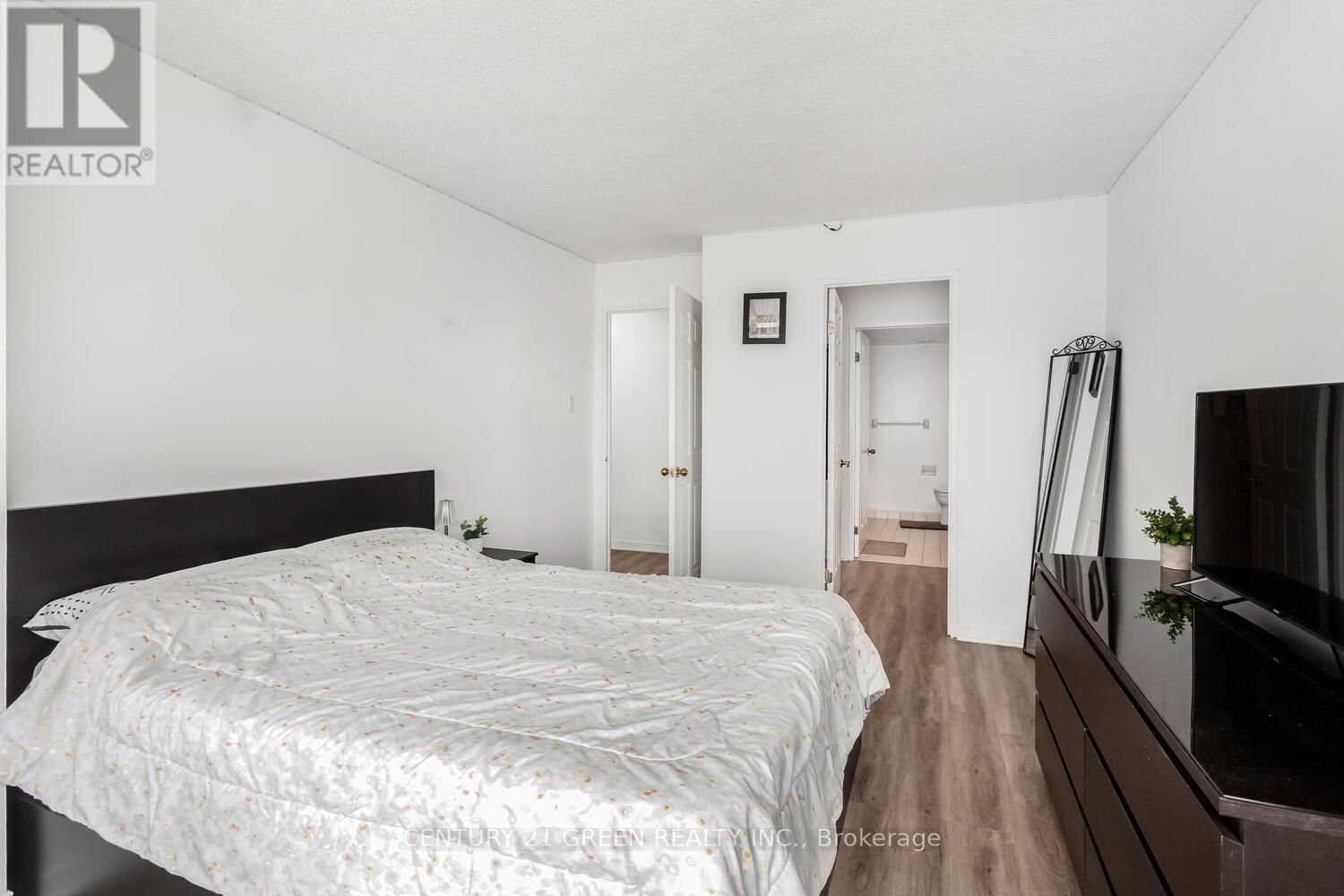 1004 - 6 Humberline Drive, Toronto, Ontario  M9W 6X8 - Photo 32 - W12634152