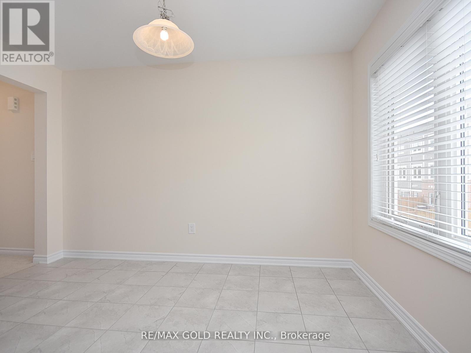 75 Metro Crescent, Brampton, Ontario  L7A 4P2 - Photo 7 - W12695698