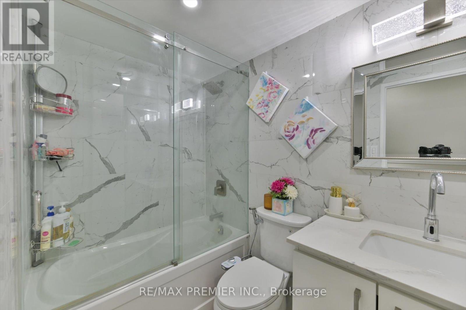 905 - 1 Four Winds Drive, Toronto, Ontario  M3J 2T1 - Photo 14 - W12695764