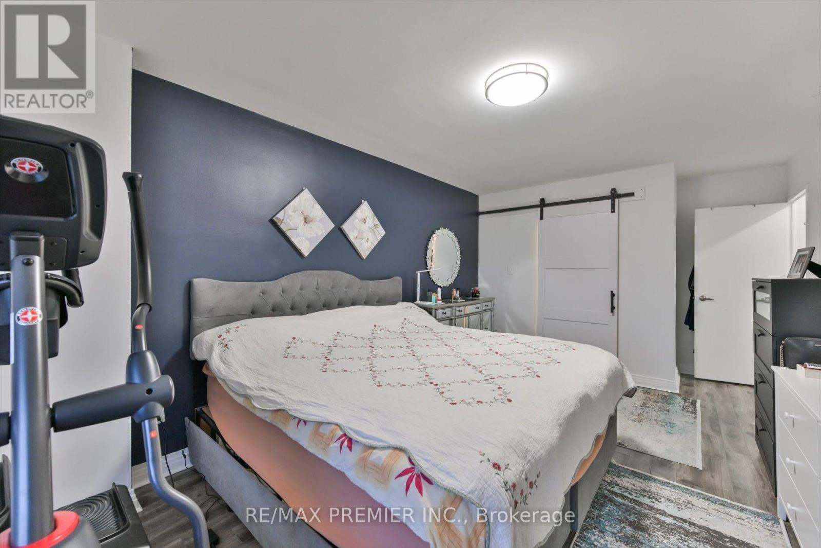 905 - 1 Four Winds Drive, Toronto, Ontario  M3J 2T1 - Photo 10 - W12695764