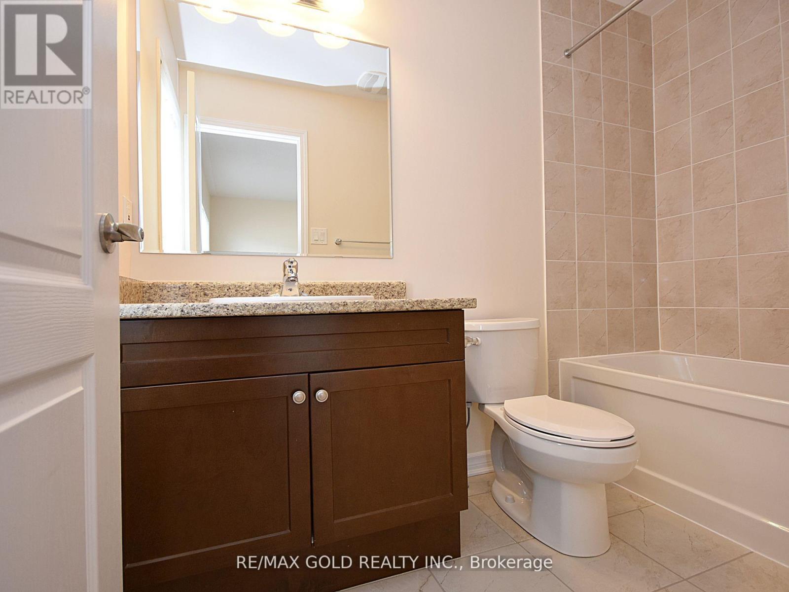 75 Metro Crescent, Brampton, Ontario  L7A 4P2 - Photo 9 - W12695698