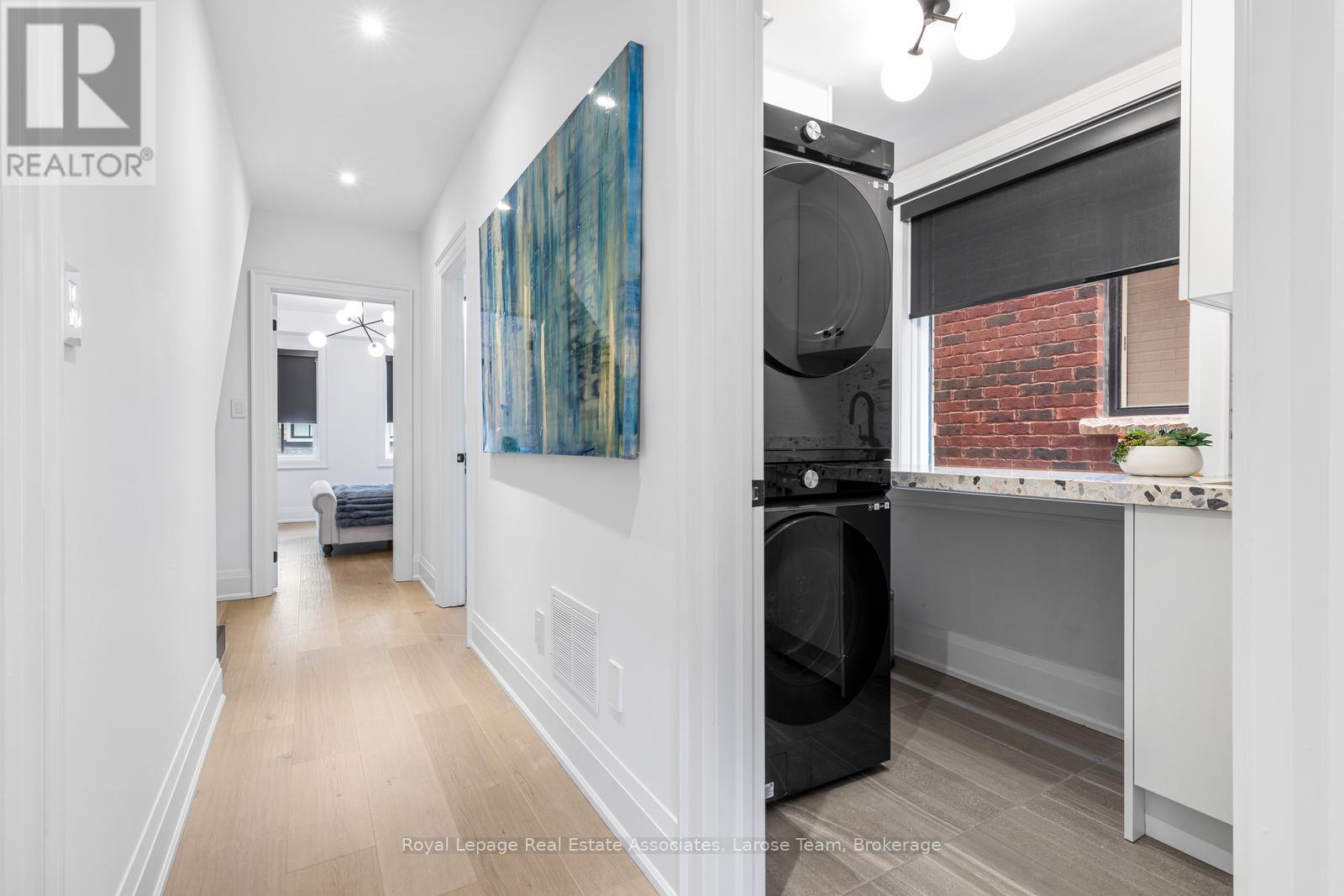 24 - 10 Lunar Crescent, Mississauga, Ontario  L5M 2P6 - Photo 20 - W12697076