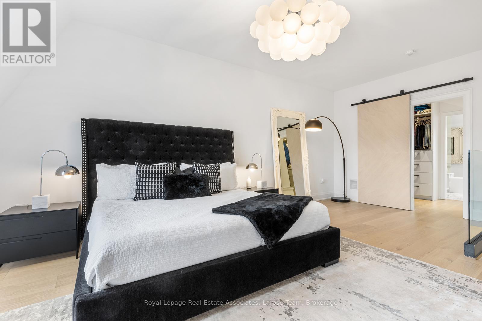 24 - 10 Lunar Crescent, Mississauga, Ontario  L5M 2P6 - Photo 13 - W12697076