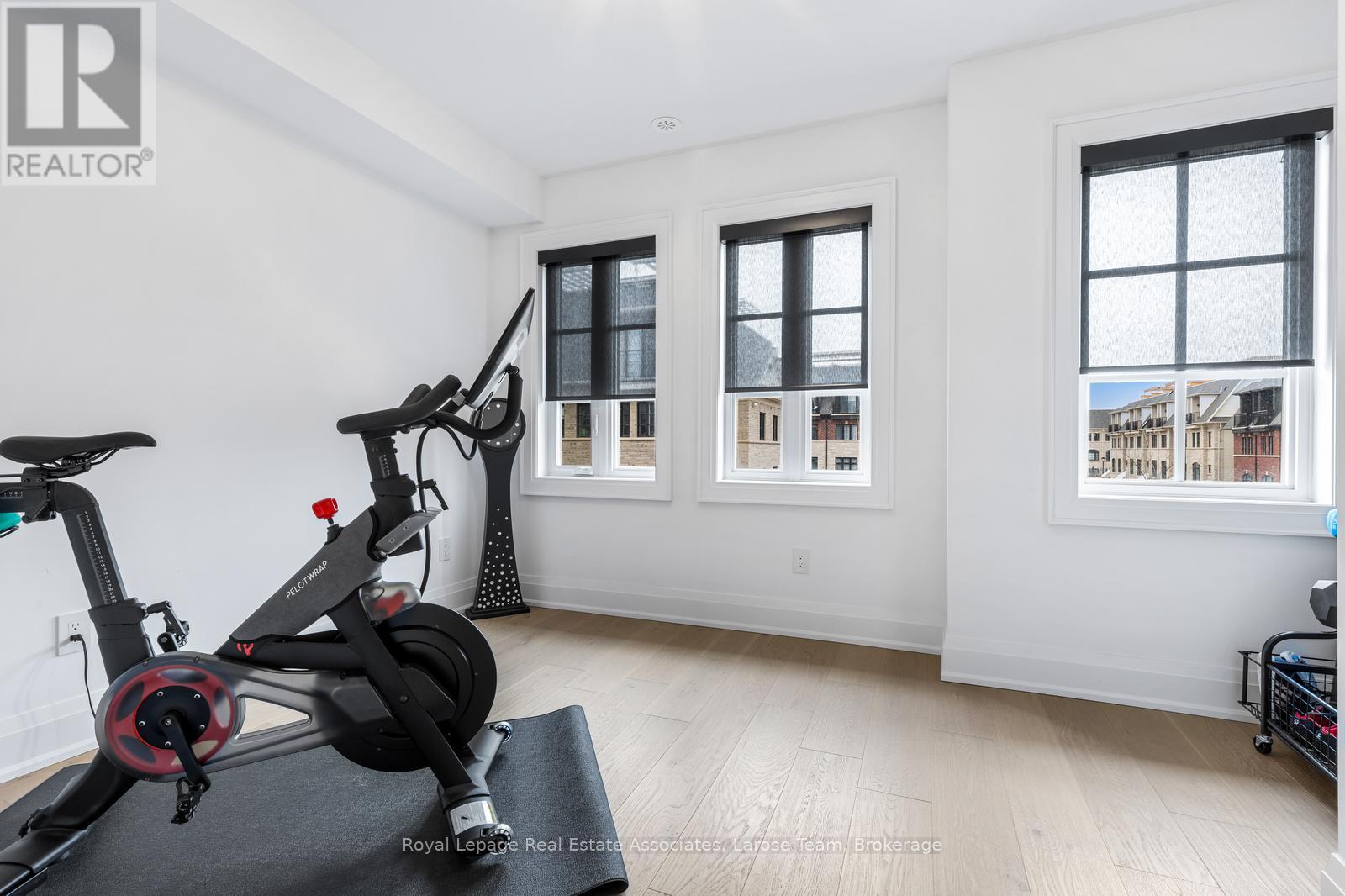 24 - 10 Lunar Crescent, Mississauga, Ontario  L5M 2P6 - Photo 23 - W12697076