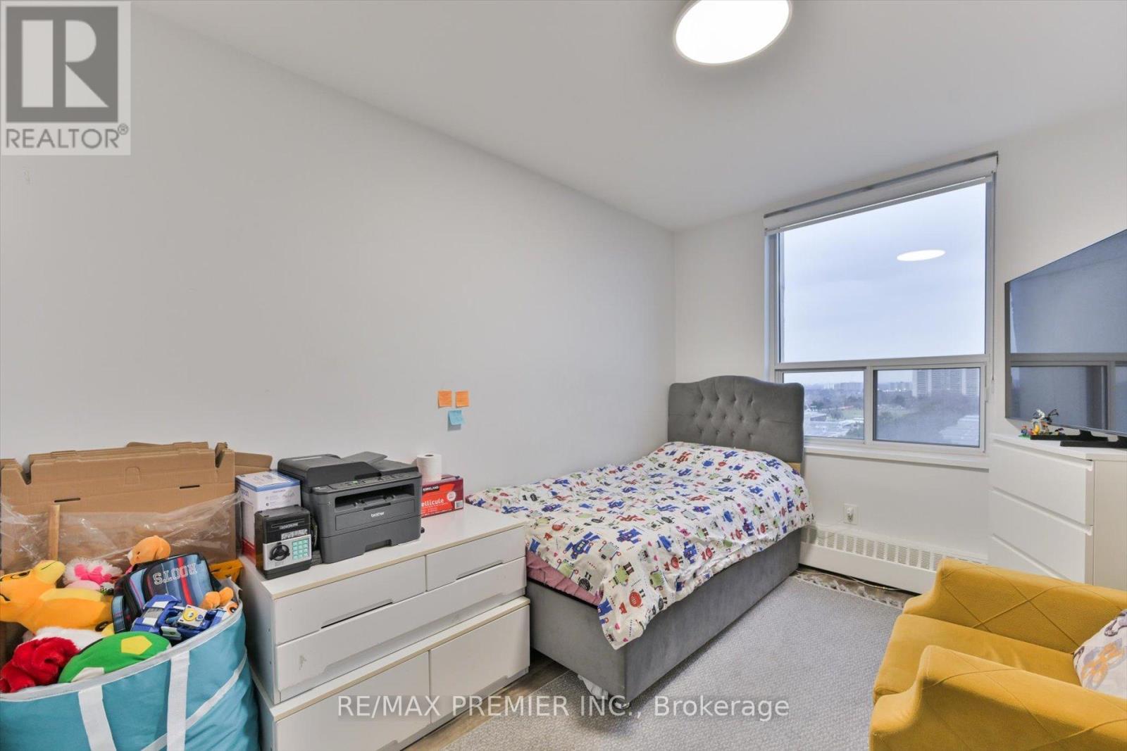 905 - 1 Four Winds Drive, Toronto, Ontario  M3J 2T1 - Photo 13 - W12695764