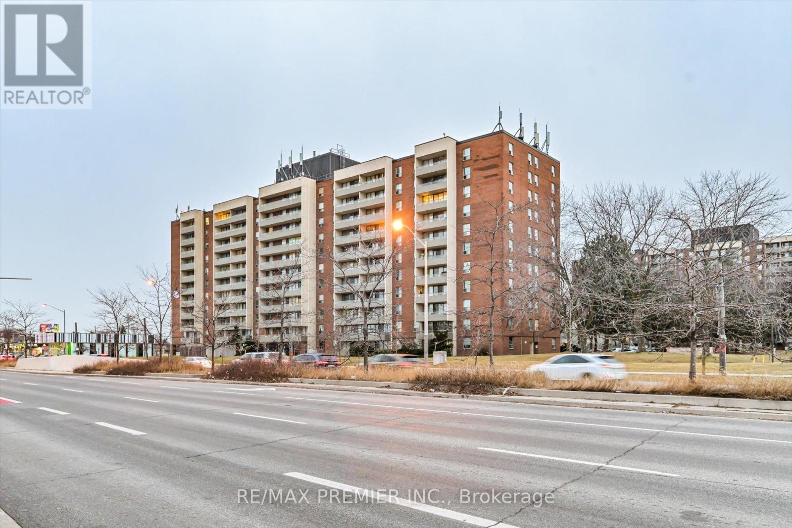 905 - 1 Four Winds Drive, Toronto, Ontario  M3J 2T1 - Photo 16 - W12695764