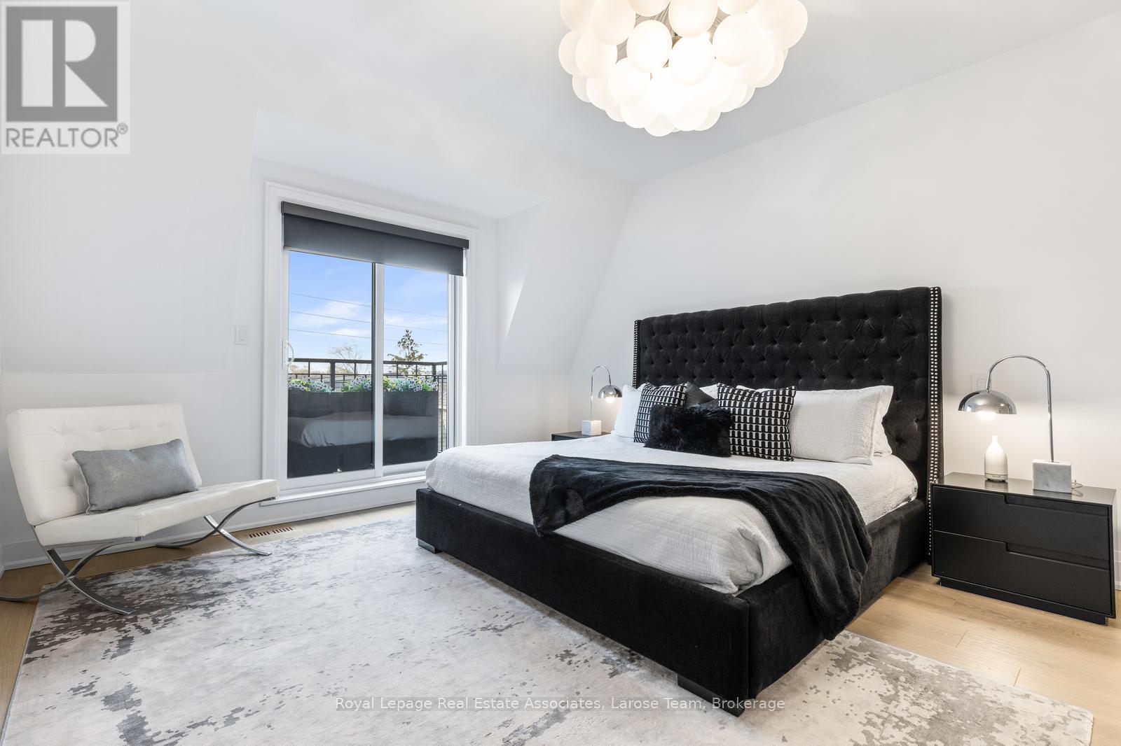 24 - 10 Lunar Crescent, Mississauga, Ontario  L5M 2P6 - Photo 12 - W12697076