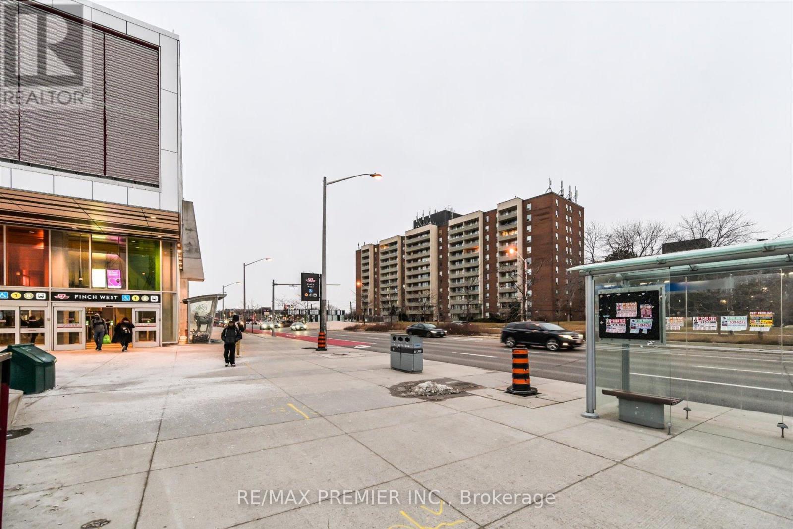 905 - 1 Four Winds Drive, Toronto, Ontario  M3J 2T1 - Photo 17 - W12695764