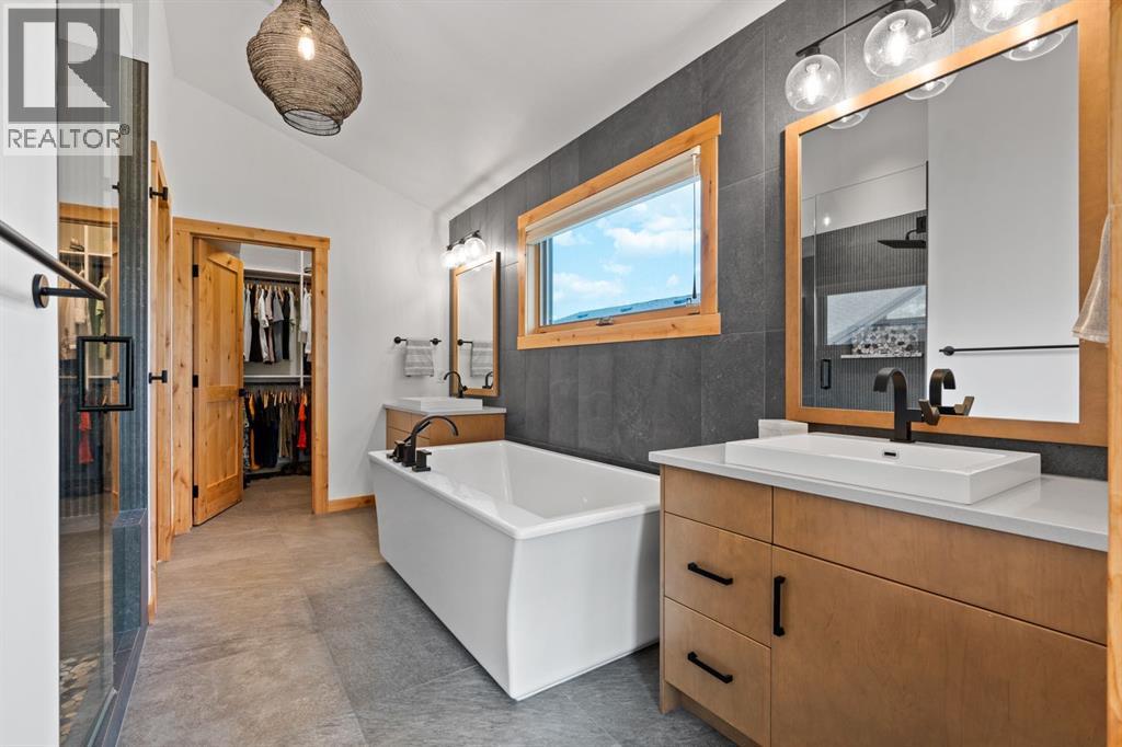 232 Stewart Creek Rise, Canmore, Alberta  T1W 0L8 - Photo 19 - A2252436