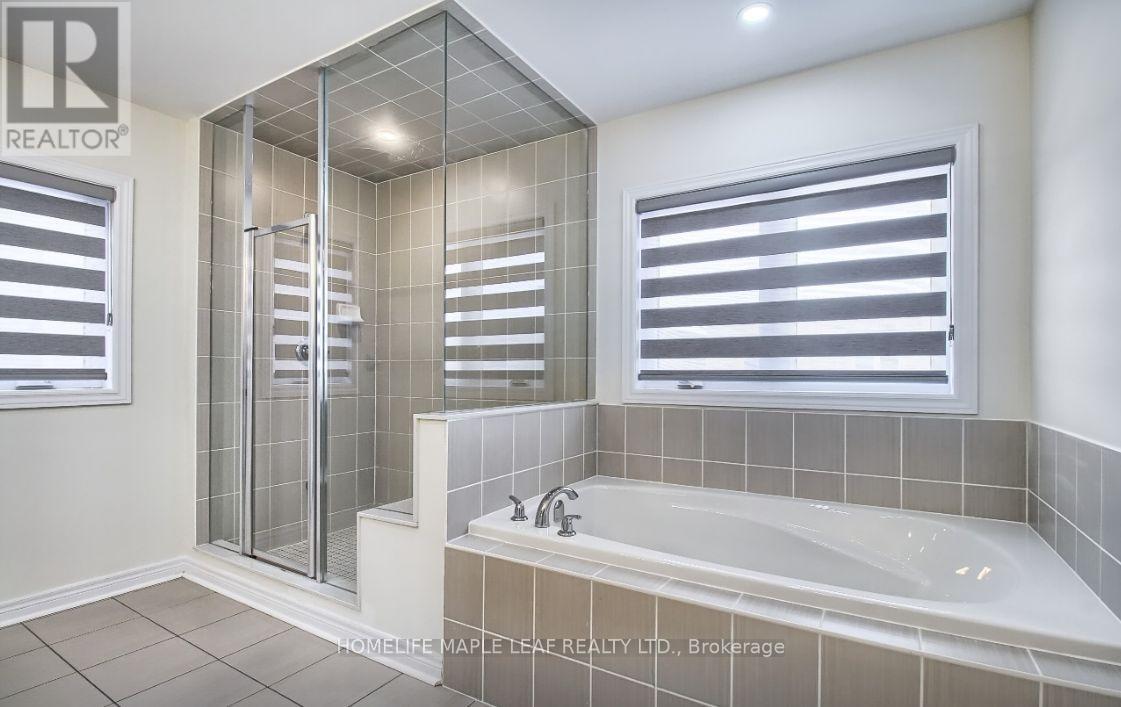 48 Farringdon Crescent, Brampton, Ontario  L7A 0B7 - Photo 20 - W12697340