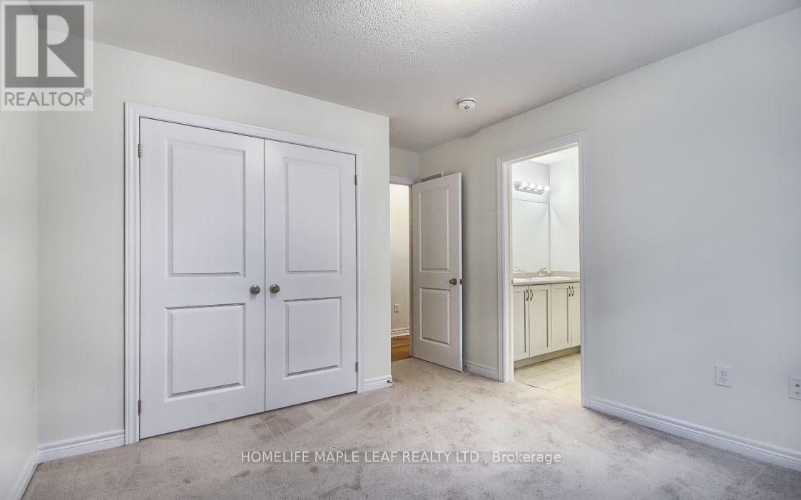 48 Farringdon Crescent, Brampton, Ontario  L7A 0B7 - Photo 21 - W12697340