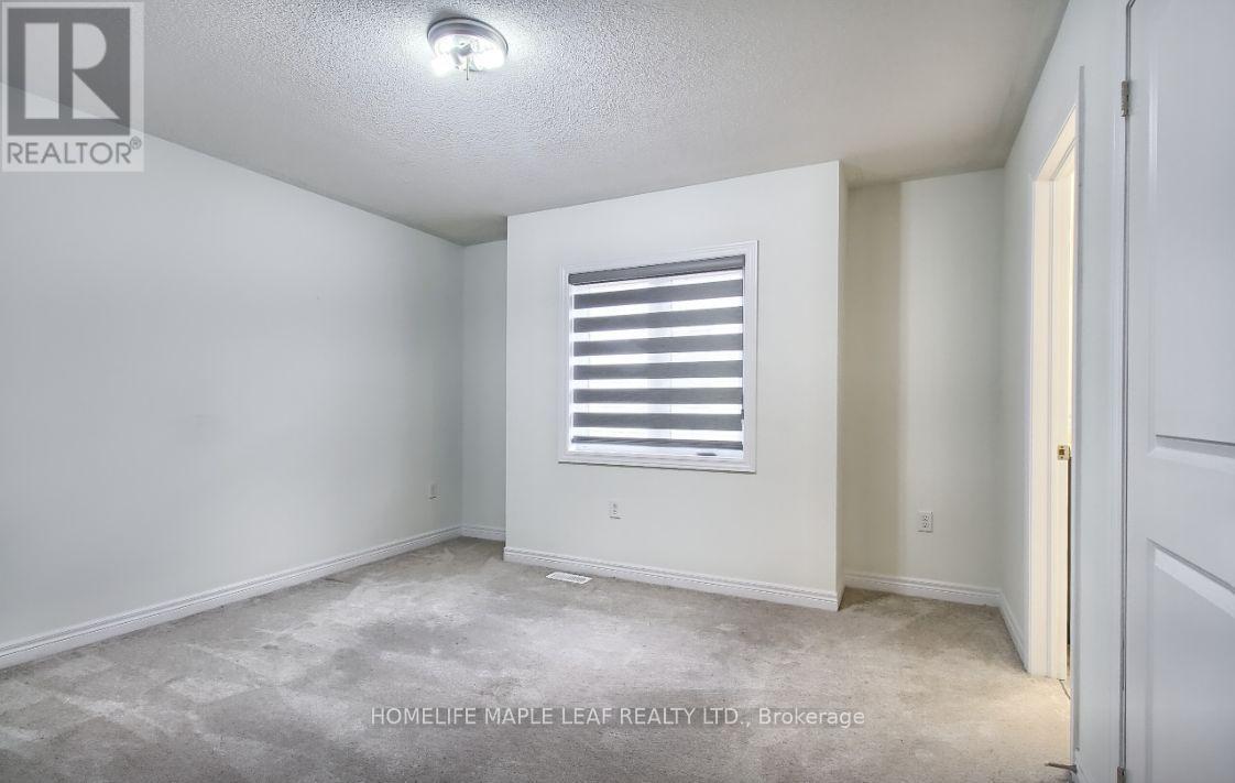 48 Farringdon Crescent, Brampton, Ontario  L7A 0B7 - Photo 22 - W12697340