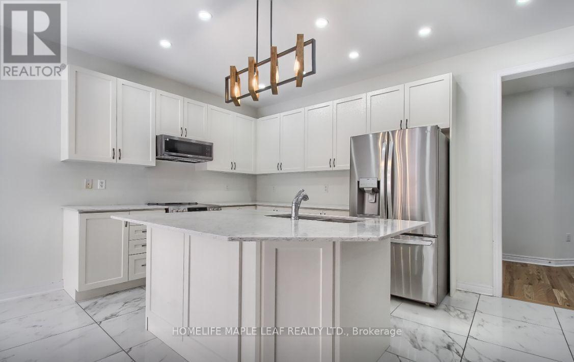 48 Farringdon Crescent, Brampton, Ontario  L7A 0B7 - Photo 7 - W12697340