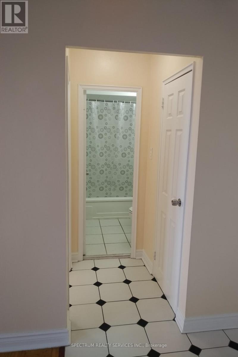 601 - 2961 Dufferin Street, Toronto, Ontario  M6B 3T2 - Photo 5 - W12697360