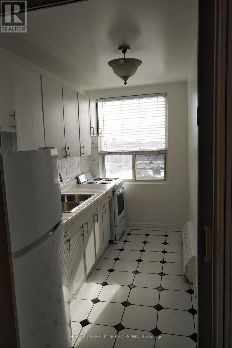 601 - 2961 Dufferin Street, Toronto, Ontario  M6B 3T2 - Photo 9 - W12697360