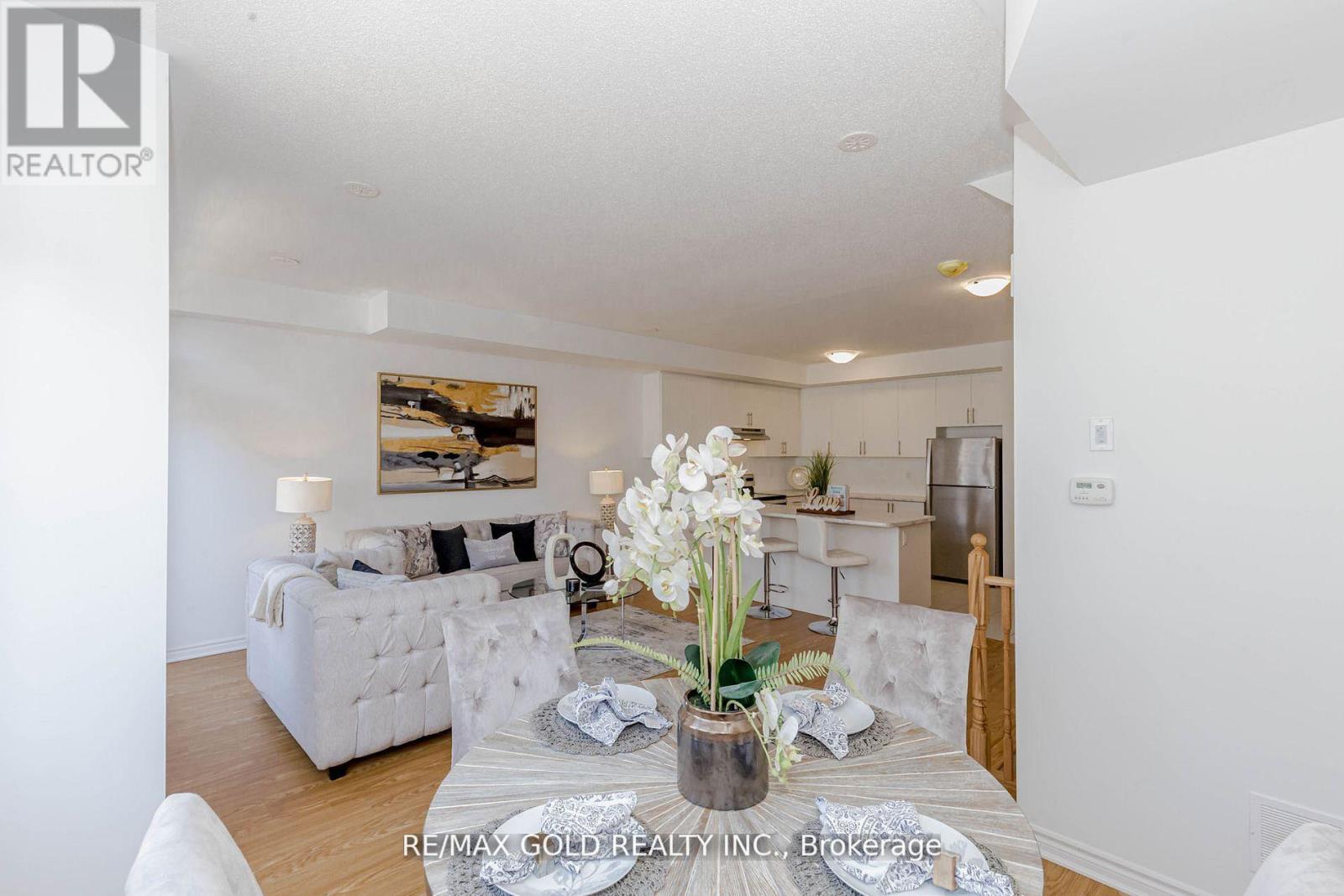 15 Tiveron Avenue, Caledon, Ontario  L7C 4L4 - Photo 13 - W12697398