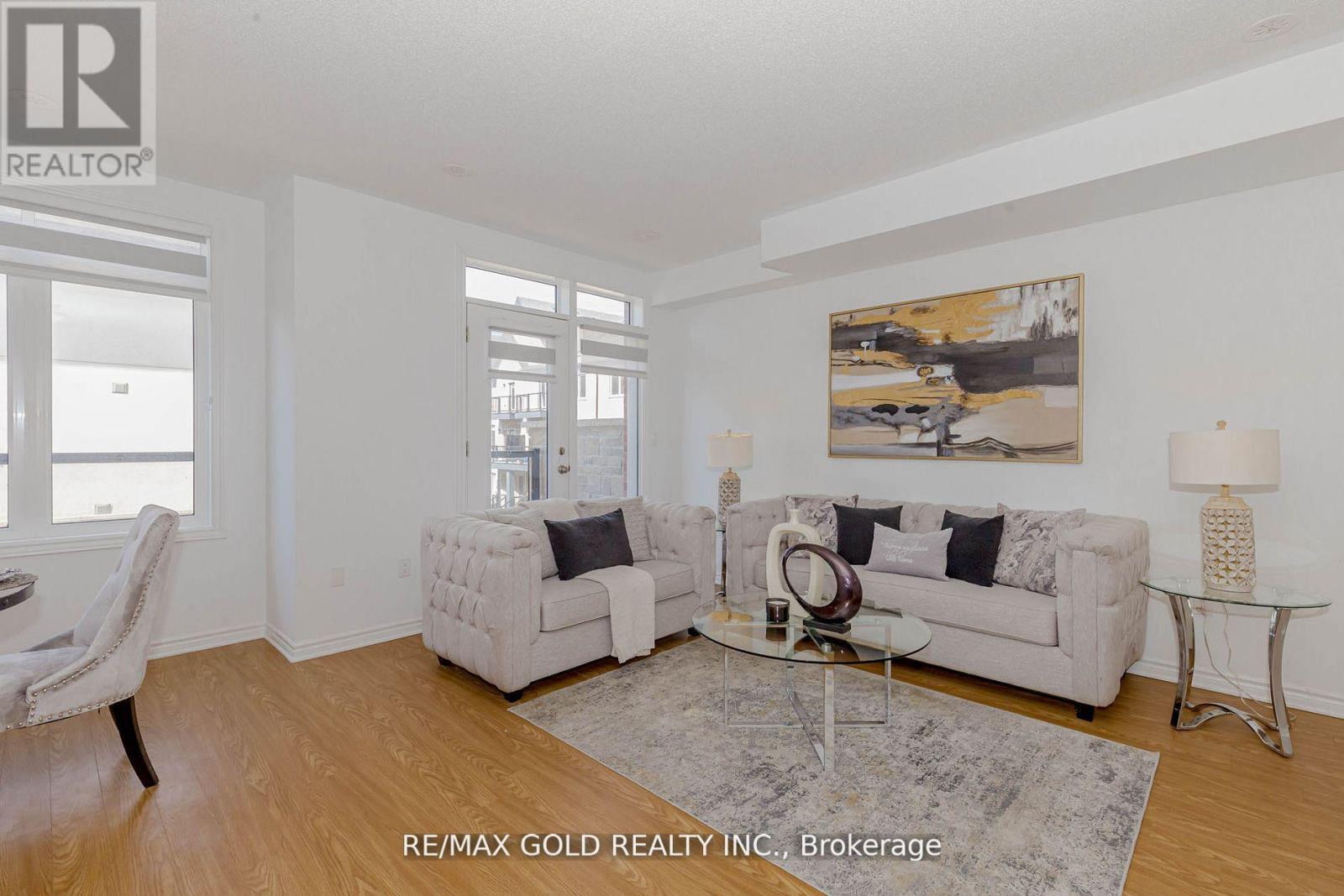 15 Tiveron Avenue, Caledon, Ontario  L7C 4L4 - Photo 14 - W12697398