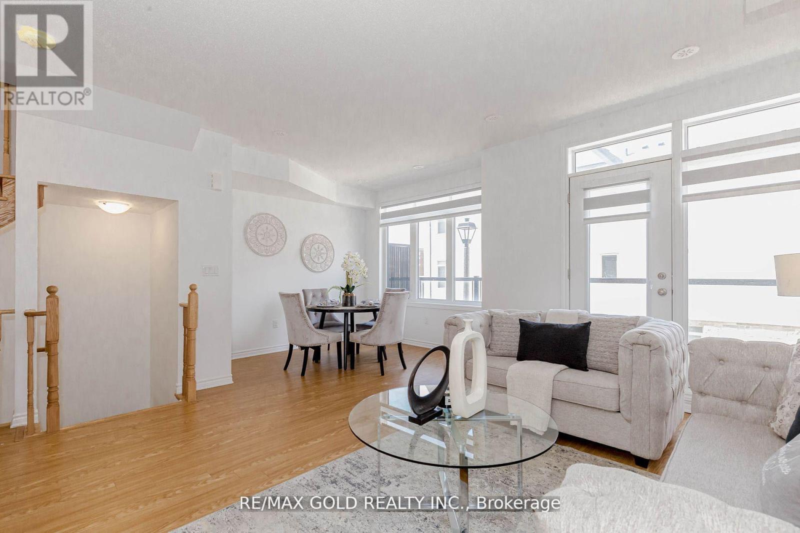 15 Tiveron Avenue, Caledon, Ontario  L7C 4L4 - Photo 7 - W12697398