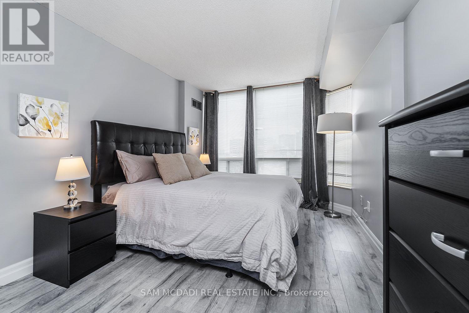 909 - 1300 Islington Avenue, Toronto, Ontario  M9A 5C4 - Photo 12 - W12697406