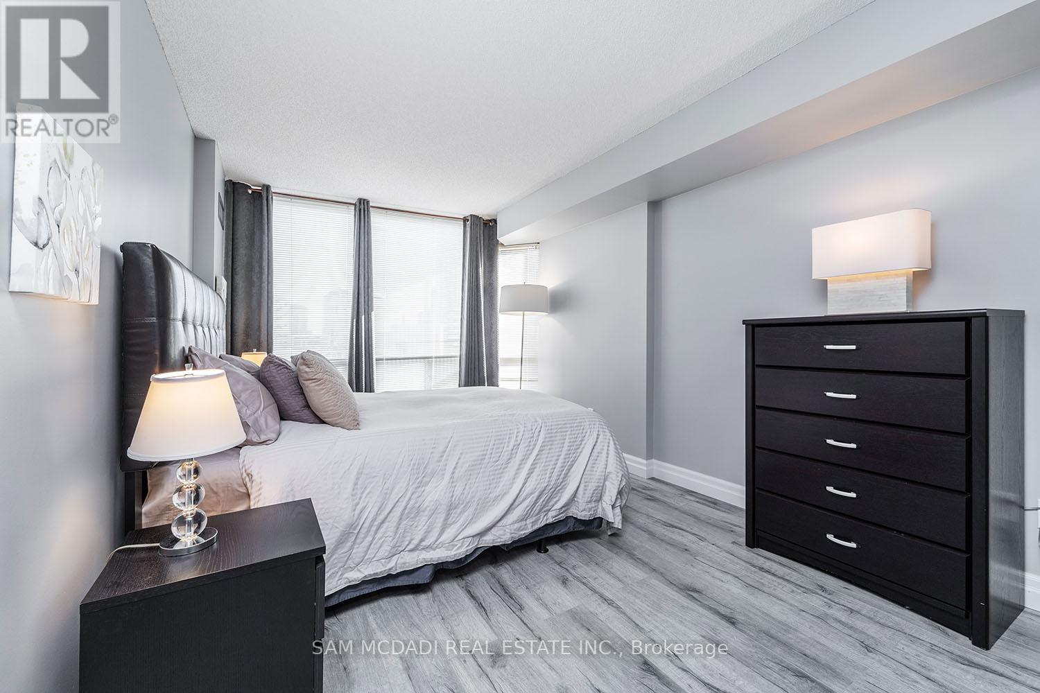 909 - 1300 Islington Avenue, Toronto, Ontario  M9A 5C4 - Photo 13 - W12697406