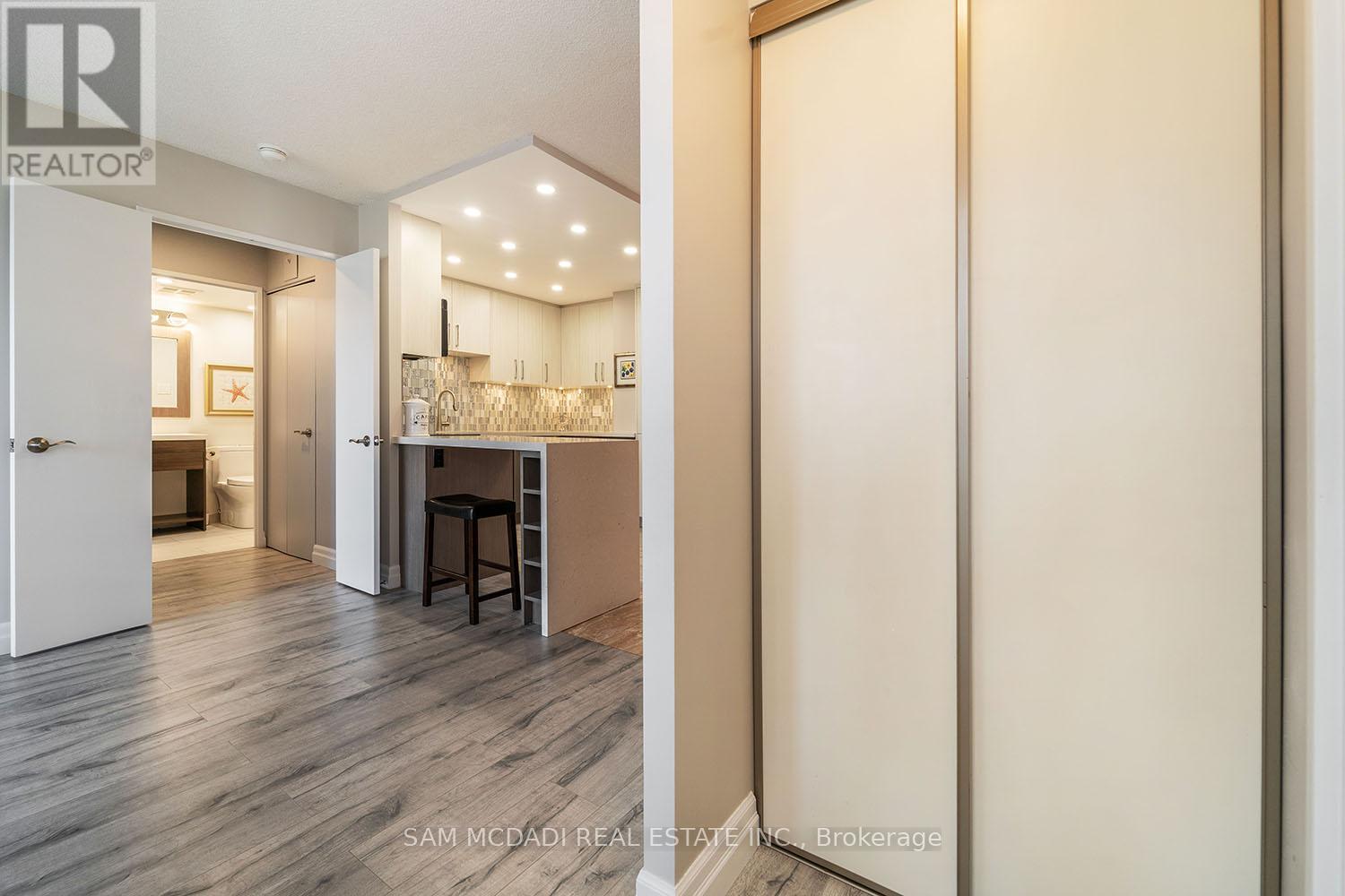 909 - 1300 Islington Avenue, Toronto, Ontario  M9A 5C4 - Photo 16 - W12697406