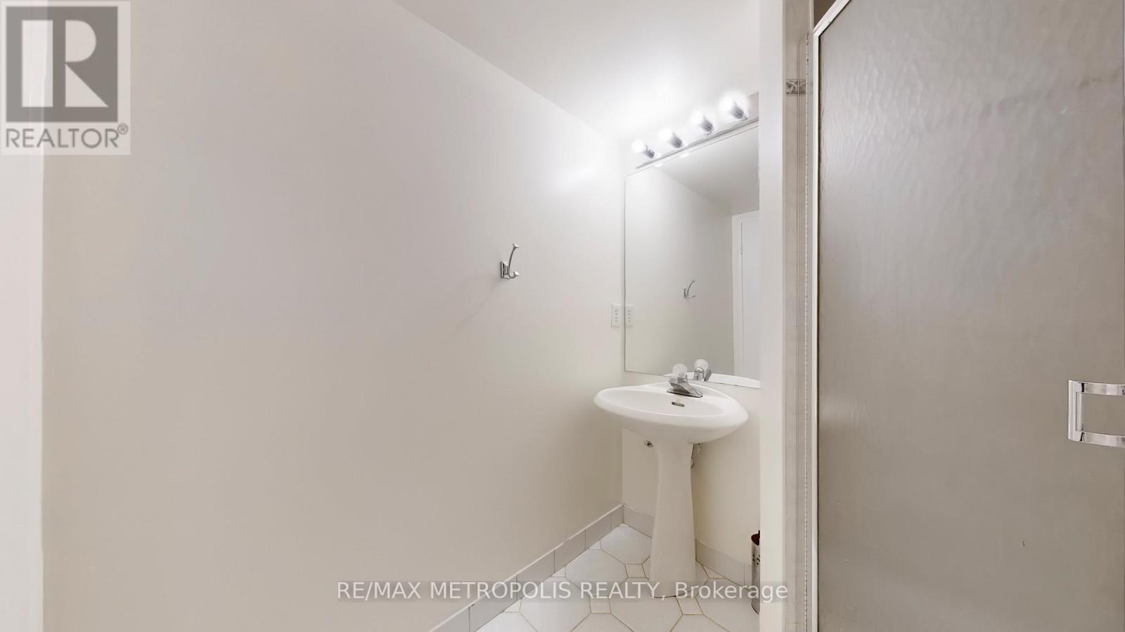 1512 - 75 King Street E, Mississauga, Ontario  L5A 4G5 - Photo 29 - W12697464