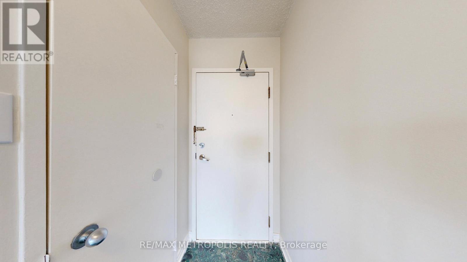 1512 - 75 King Street E, Mississauga, Ontario  L5A 4G5 - Photo 30 - W12697464