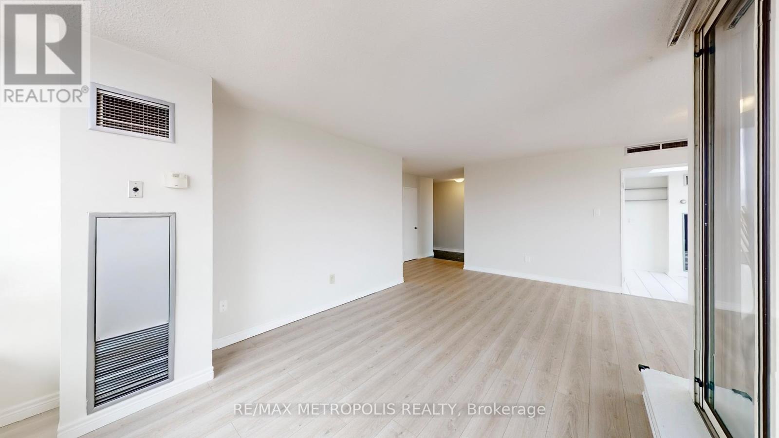 1512 - 75 King Street E, Mississauga, Ontario  L5A 4G5 - Photo 7 - W12697464