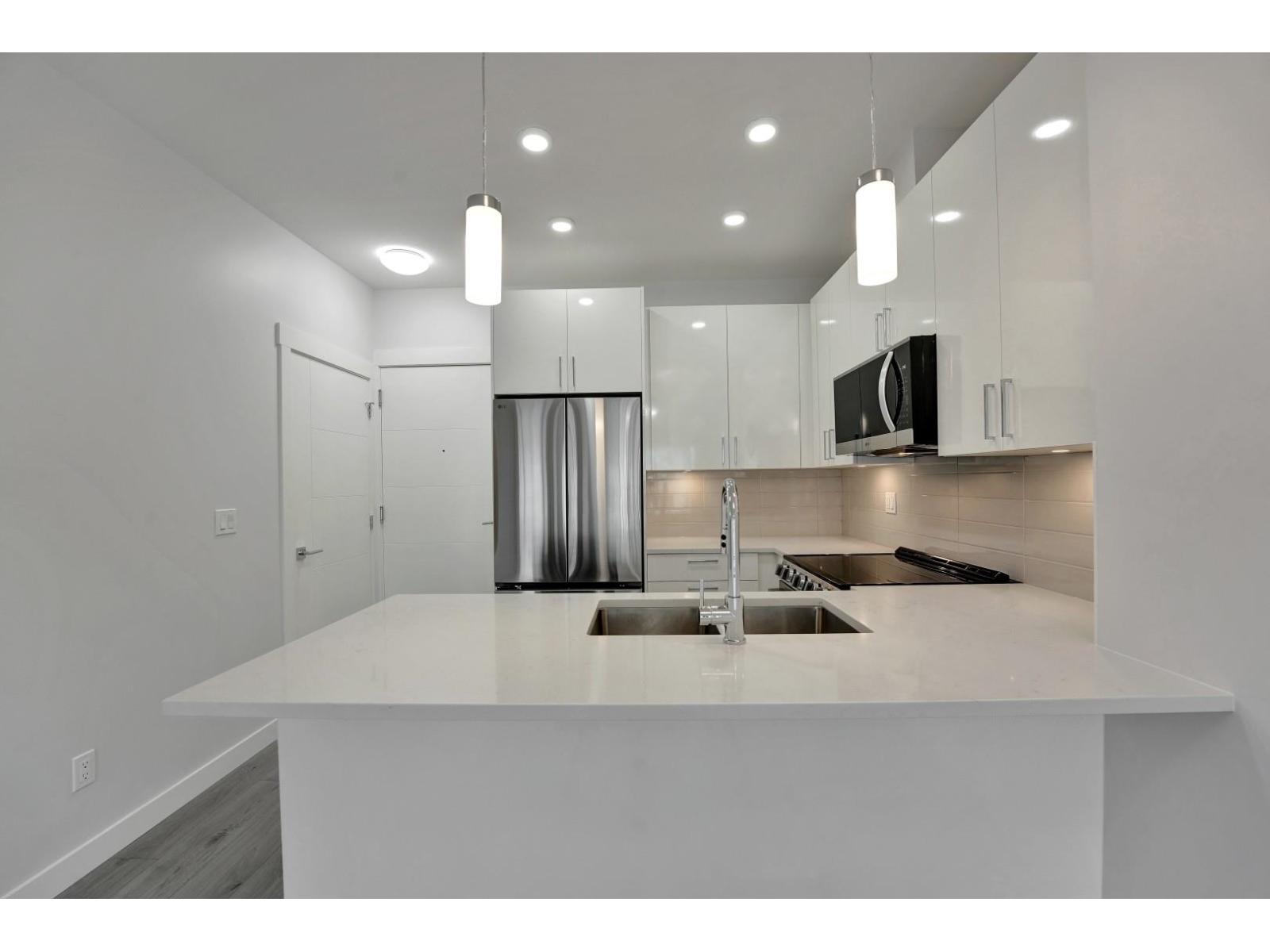 312 33886 Pine Street, Abbotsford, British Columbia V0V 0V0 - Photo 5 - R3077474