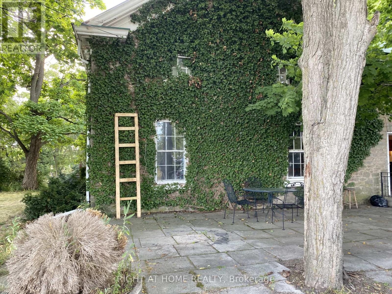 545 Dundas Street E, Hamilton, Ontario  L8B 0G7 - Photo 2 - X12697348