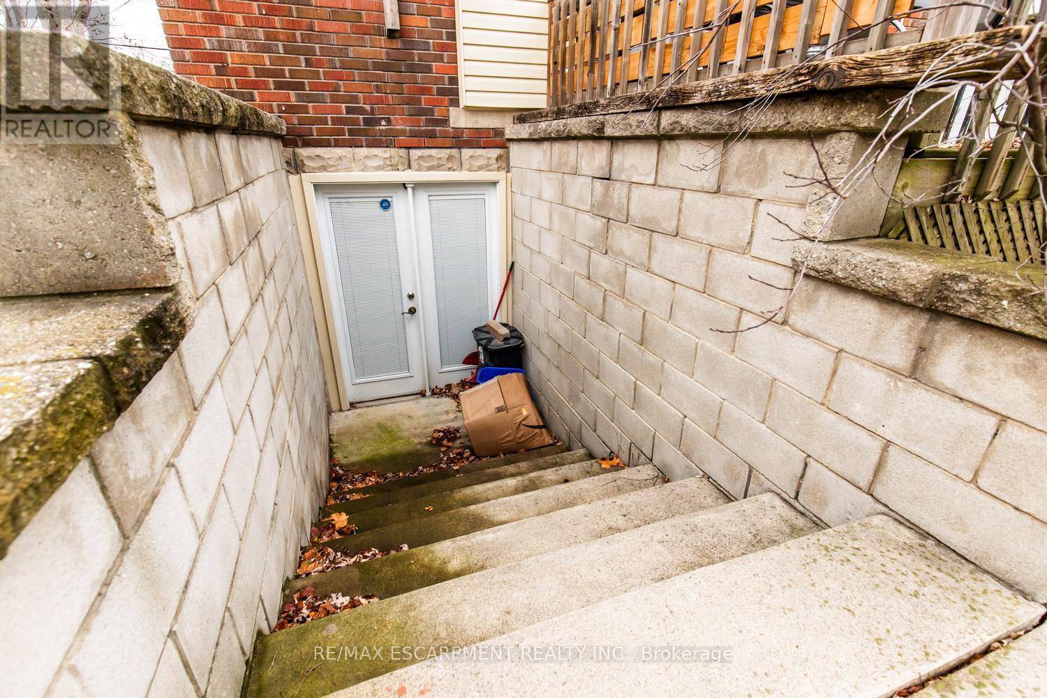 60 Lake Avenue Drive, Hamilton, Ontario  L8G 3N3 - Photo 20 - X12697356